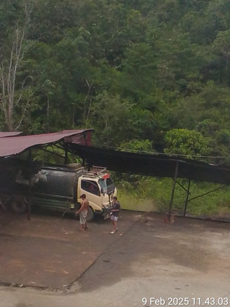 PENAMPUNGAN CRUDE PALM OIL ILEGAL DI DESA TENGAYONG  KECAMATAN TAYAN HILIR TIDAK TERSENTUH HUKUM