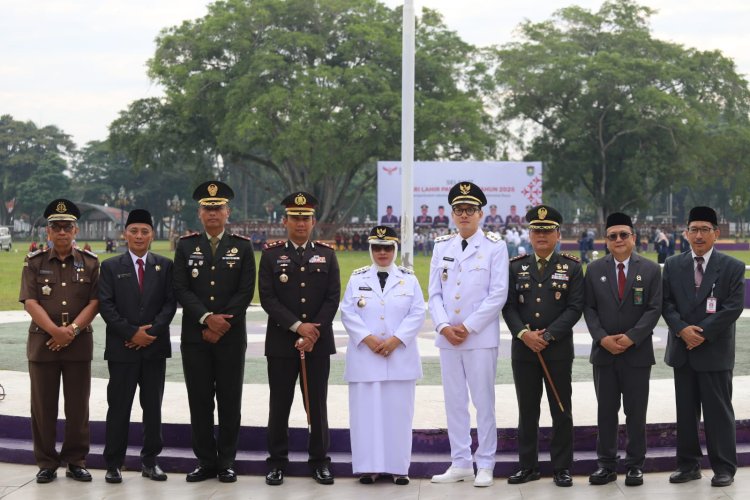 Bupati Pimpin Upacara Bendera Peringatan Hari Lahir Pancasila Kabupaten Purworejo Tahun 2025