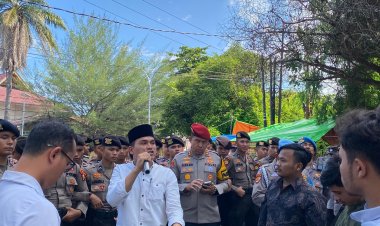 SERAM RIAU DEMO DI POLDA :TUNTUT PENANGKAPAN AT DAN KN TERKAIT SKANDAL PUNGLI PENDIDIKAN.