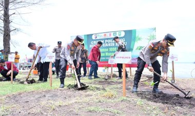Kapolda Riau Beserta Kapolres Bengkalis serta Himpunan Mahasiswa Persis Tanam Mangrove di Bengkalis*