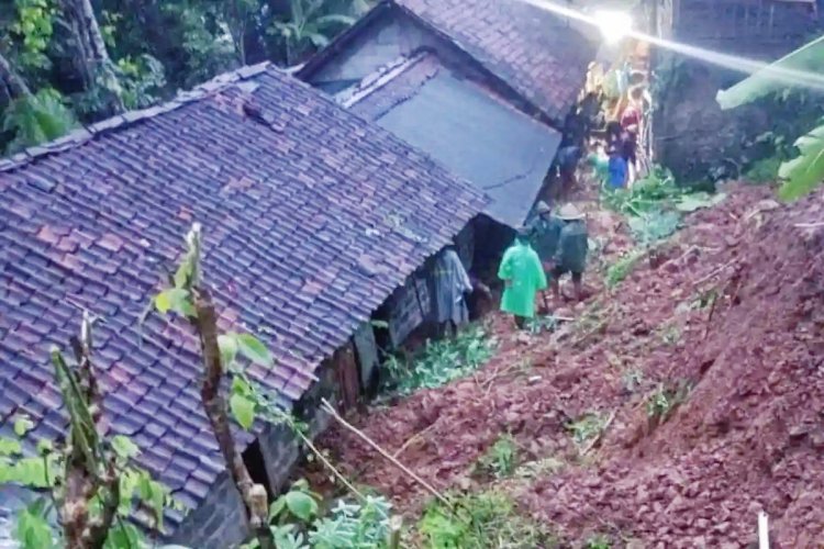 Hujan Deras Sebabkan Longsor di Bruno Purworejo, Warga Diminta Waspada Bencana Susulan